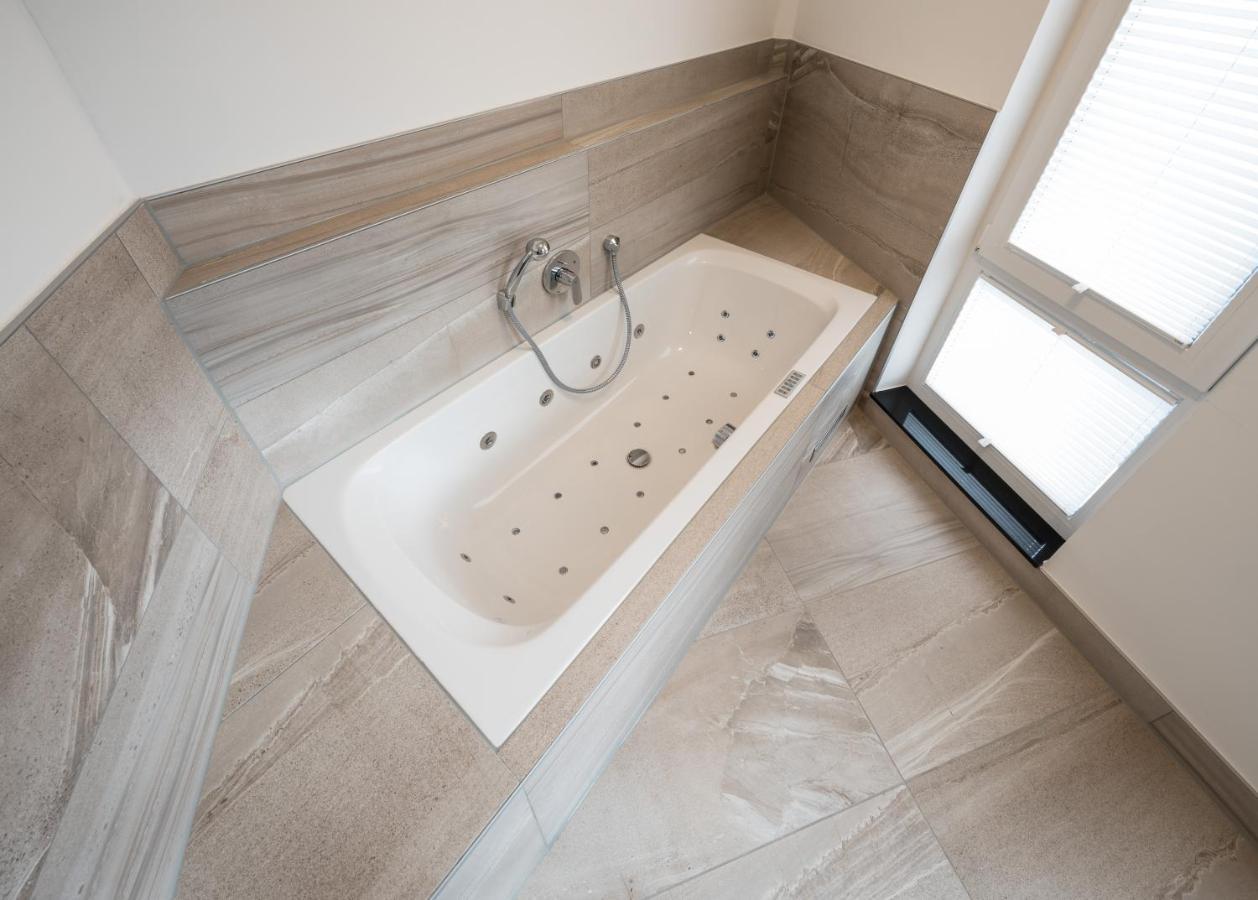 Brühl Rs-Hotel - Smart & Modern Hotel Apartments מראה חיצוני תמונה